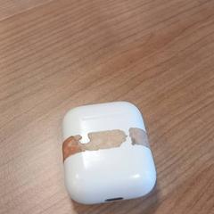 Airpods case, as reported by RRReis Veluwe Zuid - Ede using iLost