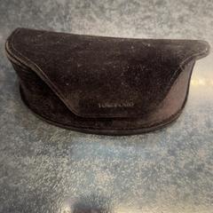 Okulary słoneczne, zgłoszono przez Rotterdam The Hague Airport przy użyciu iLost