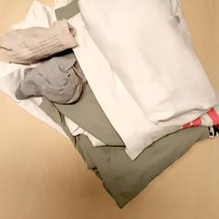 Roupa, como reportado por Mövenpick Hotel Amsterdam City Centre utilizando o iLost