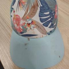 Casquette casquette, a été signalé par IKEA Nantes utilisant iLost