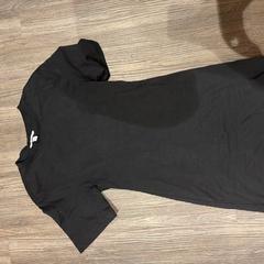 Vestir black, ha sido reportado por Amsterdam ID Aparthotel con iLost