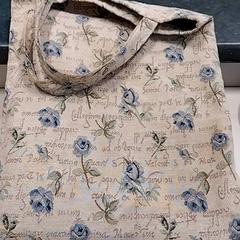 Táska Beige blauw, amint azt Arriva Limburg Zuid az iLost segítségével jelentette.