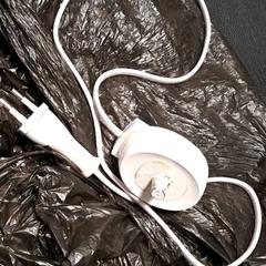 Adaptador, segons ha informat Van der Valk Hotel Tiel mitjançant iLost