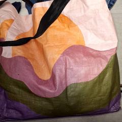 Väska kleding, rapporterat av Qbuzz DMG med iLost