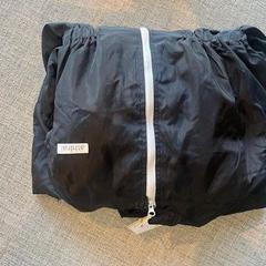 السترة zwart, wit، كما تم الإبلاغ عنه بواسطة Regio West-Vlaanderen عبر iLost