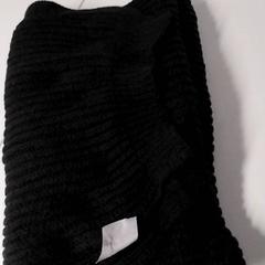 Clothing & Shawl Zwart, as reported by Regio Antwerpen - Brussel using iLost