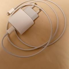 Adaptateur, a été signalé par Mövenpick Hotel Amsterdam City Centre utilisant iLost