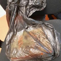 Sack plastique noir, gemeldet von TCL über iLost
