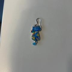 Arracada Kat blauw, segons ha informat Burgers' Zoo mitjançant iLost