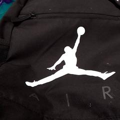 Zaino Zwart, Brokken, come riportato da Qbuzz Fryslân utilizzando iLost