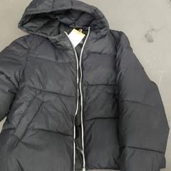 Kleding, jak nahlášeno Centraal magazijn pomocí iLost
