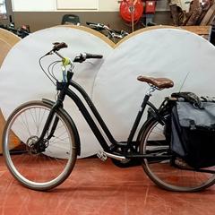 Bicicleta elops Zwarte damesfiets, segundo informou Fietsdepot Hasselt usando iLost