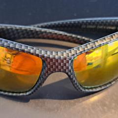 Ulleres de sol, segons ha informat Madurodam mitjançant iLost