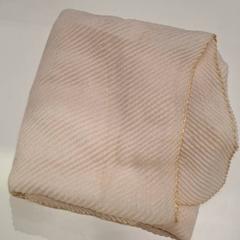 Girocollo, come riportato da IKEA Hénin-Beaumont utilizzando iLost