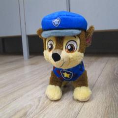 شخصيات الأكشن والدمى والحيوانات المحشوة والدمى Paw Patroll hond، كما تم الإبلاغ عنه بواسطة IKEA Heerlen عبر iLost