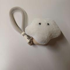 Kopfhörertasche met knuffel, gemeldet von Heidelberglaan 7 über iLost