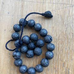 Bracelet zwarte glimmende kralen, as reported by Hortus using iLost