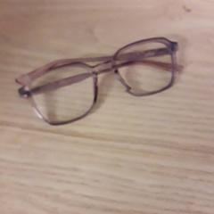 Ulleres, segons ha informat IKEA Breda mitjançant iLost