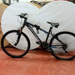 Bicykel b-twin Donker grijze herenfiets, ako bolo nahlásené Fietsdepot Hasselt pomocou iLost