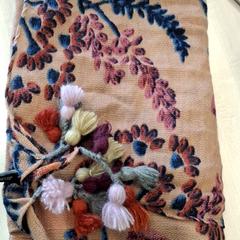 チョーカー がiLostで IKEA Dijon によって報告されました