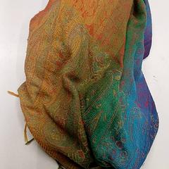 Scarf multicolore, zoals gemeld door IKEA Clermont Ferrand met iLost