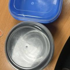 Tupperware, gemeldet von Sheraton Brussels Airport Hotel über iLost