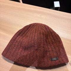 قبعة صغيرة Rood، كما تم الإبلاغ عنه بواسطة Van der Valk Hotel Deventer عبر iLost