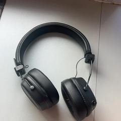 Headphones, as reported by Madurodam using iLost