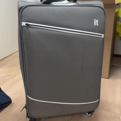 Maleta, segons ha informat ibis Schiphol Amsterdam Airport mitjançant iLost