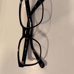 Óculos, como reportado por RAI Amsterdam utilizando o iLost