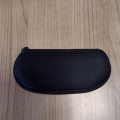 Brillenkoker met bril, segundo informou Connexxion Noord Holland Noord Alkmaar usando iLost