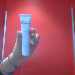 Lip oil white, as reported by MEININGER Hotel Roma Termini using iLost