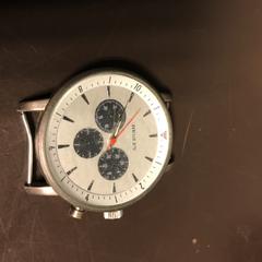 Horloge zonder bandjes, zoals gemeld door Pathé Amersfoort met iLost