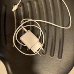 Adapter apple, amint azt MEININGER Hotel Marseille Centre la Joliette az iLost segítségével jelentette.