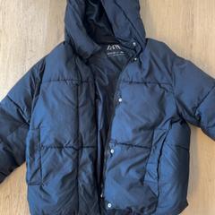 السترة zwart, zara، كما تم الإبلاغ عنه بواسطة Centraal magazijn عبر iLost