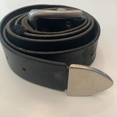 Cinturó Zwart leer, segons ha informat UMC Utrecht mitjançant iLost