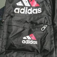 Mochila, segundo informou محطة الرياض (الرياض) usando iLost