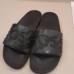 Sandal, rapporterat av Van der Valk Hotel Schiphol med iLost