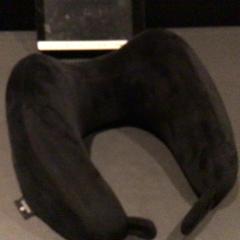 Cuscino Neck pillow, come riportato da Van der Valk Hotel Amsterdam Zuidas utilizzando iLost