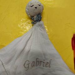 Peluche pulseira Gabriel blanc, como reportado por IKEA Lille utilizando o iLost