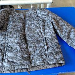 재킷 Bleu nuit avec motifs noir, iLost를 사용하여 IKEA Rennes - Pacé에 보고됨