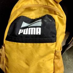 Poltsa Yellow, gisa salatu by KABUL à GoGo / Teatro iLost erabiliz