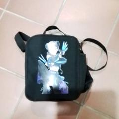 Táska, amint azt Apenheul az iLost segítségével jelentette.