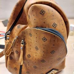 バックパック がiLostで Regio Limburg - Leuven によって報告されました