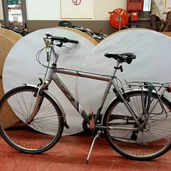 الدراجة rosé Lichtgeijze herenfiets، كما تم الإبلاغ عنه بواسطة Fietsdepot Hasselt عبر iLost