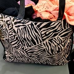 バッグ がiLostで Qbuzz GD Groningen HS によって報告されました