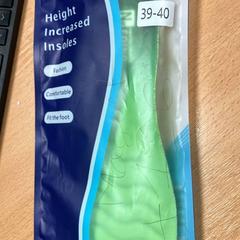 Insole, como reportado por Sheraton Brussels Airport Hotel utilizando o iLost