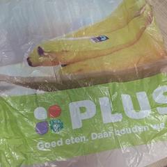 Plastic tas Plus met jas, zoals gemeld door EBS Spijkenisse met iLost