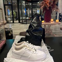 Shoe, as reported by Van der Valk Hotel Amsterdam-Amstel using iLost