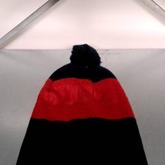 Kappe Marinblå & Röd, gemeldet von Keolis Lund über iLost